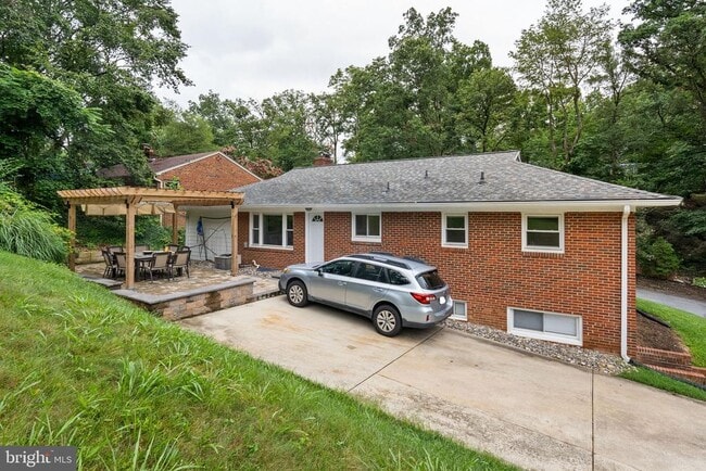 Building Photo - 7409 Aspen Ave