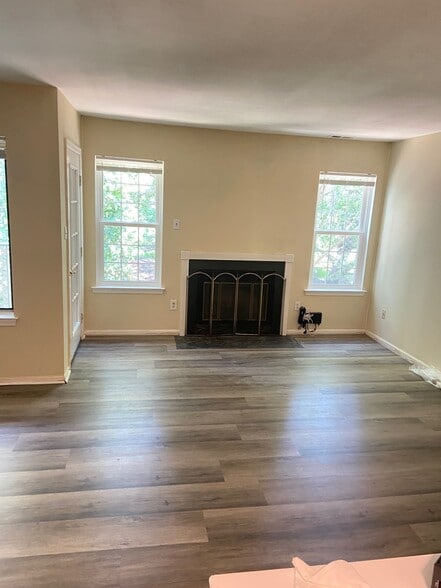 Living room - 304 Diamond Dr