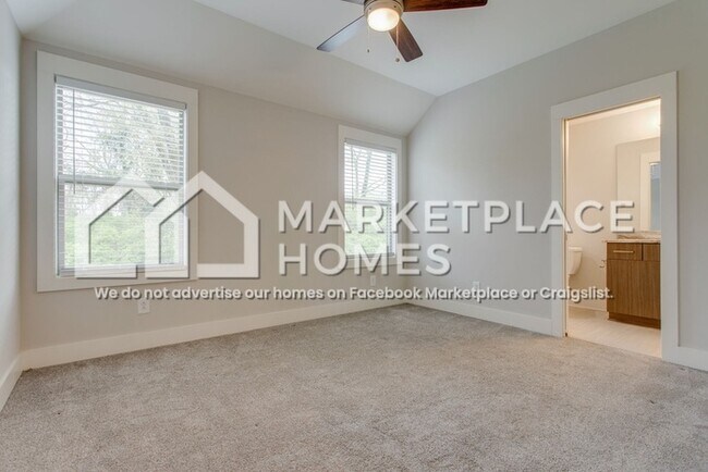 Building Photo - 2119 Herman St