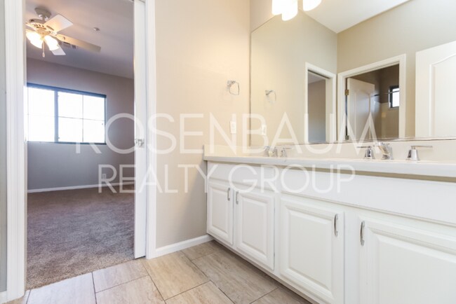 Building Photo - Stunning 4-beds plus bonus room with Breat...