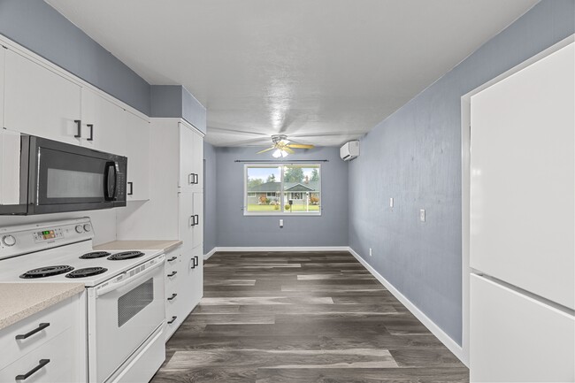 Building Photo - 410 Lois Ln Ct