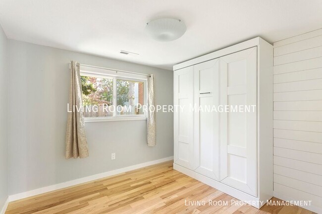 Building Photo - 2012 SE 138th Ct