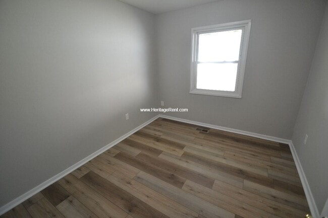 Building Photo - Completely refinished 3 bedroom house in C...