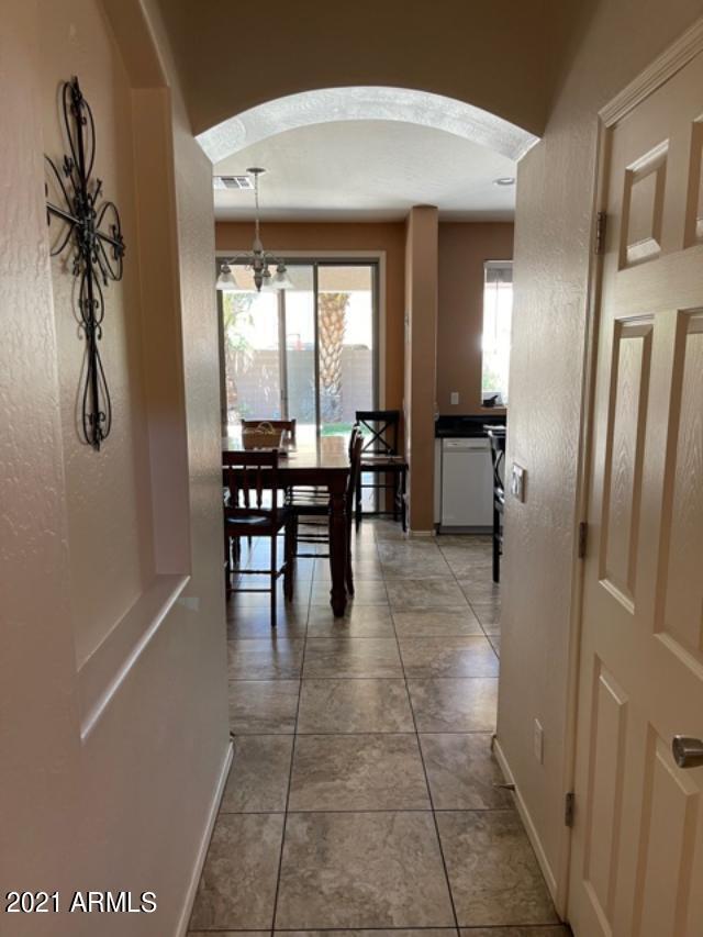 Building Photo - 2732 E Canyon Creek Dr