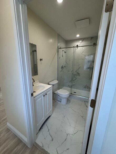 Building Photo - 756 Harps St