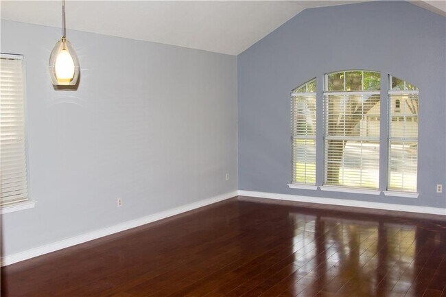 Building Photo - 8005 Nairn Dr