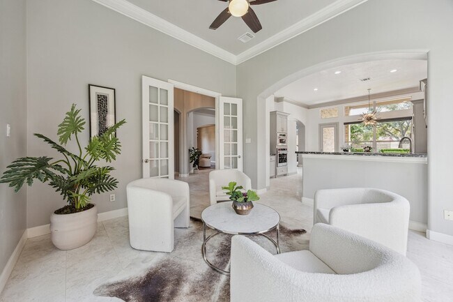 Building Photo - 5826 Santa Fe Springs Dr