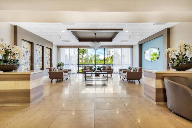Building Photo - 3701 N Country Club Dr