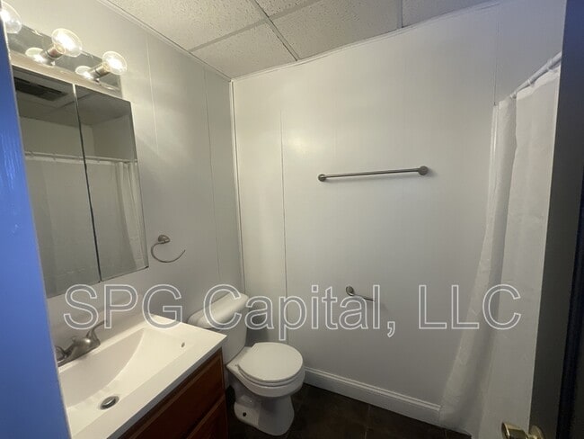 Building Photo - 266 W Jackson St