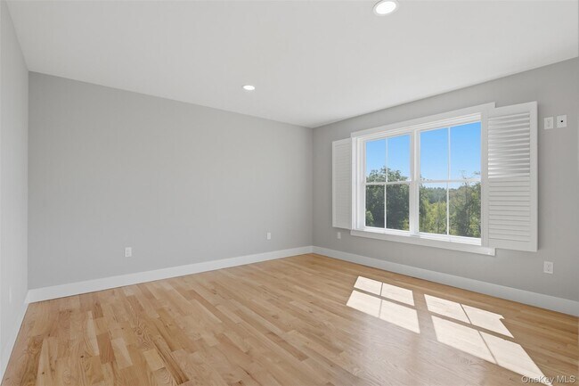 Building Photo - 112 Pine Grove Rd