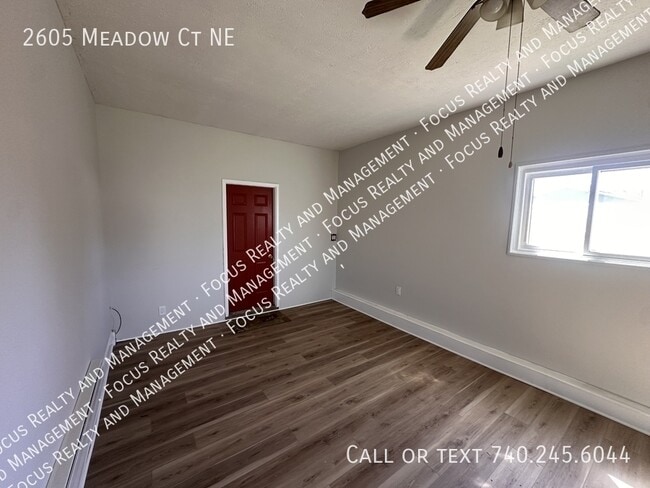 Building Photo - 2605 Meadow Ct NE