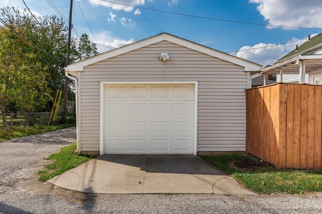 Building Photo - 93 Frebis Ave
