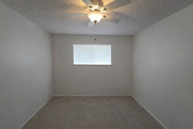 Building Photo - 1625 W Hillside Pl