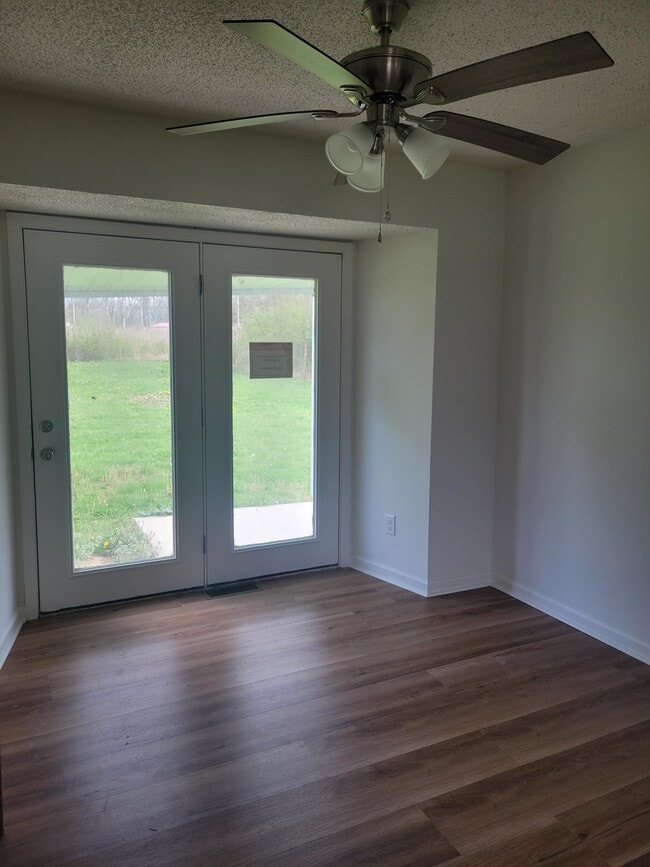 Building Photo - 104 Bent Tree Dr