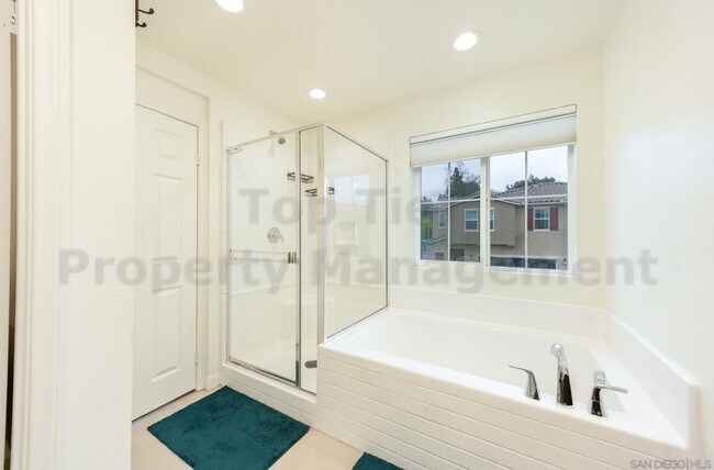 Building Photo - 506 Longmeadow St