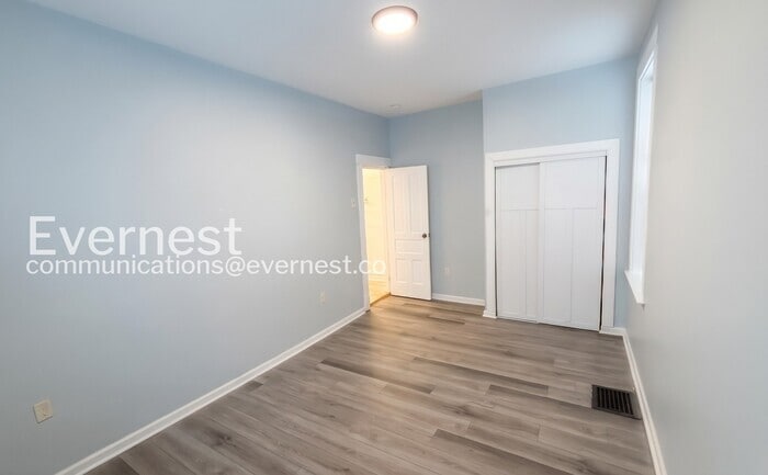 Building Photo - 4027 S Grand Blvd
