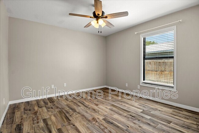 Building Photo - 8307 12th Ave Dr NW