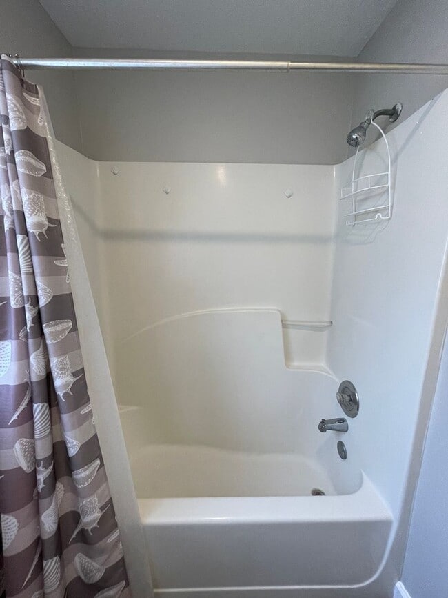 Building Photo - NEWLY RENOVATED 3/2 Duplex near Sleepy Hollow Sports Complex in Leesburg