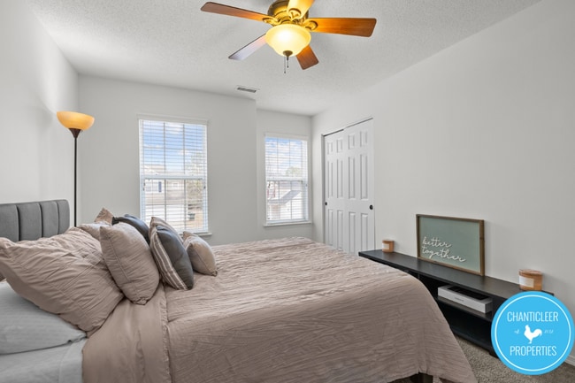 Building Photo - 5332 Seaspray Ln