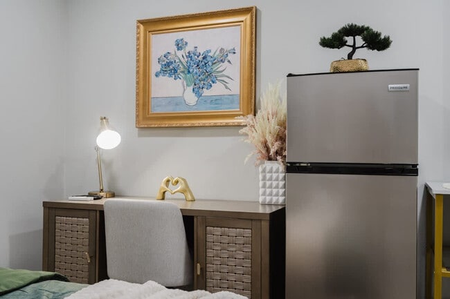 Building Photo - 9827 San Diego St