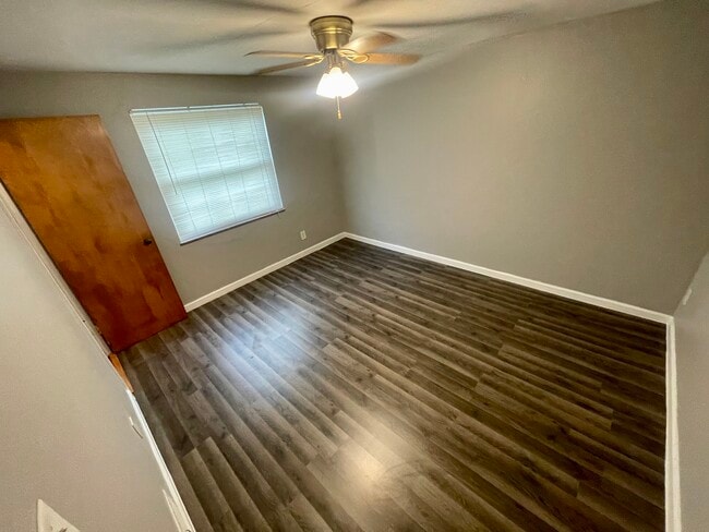 Bedroom - 1083 Sells Ave