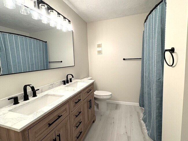 Building Photo - Adorable 2 Bedroom Townhome in Port Orange!