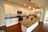 Building Photo - 3541 Oak Dr