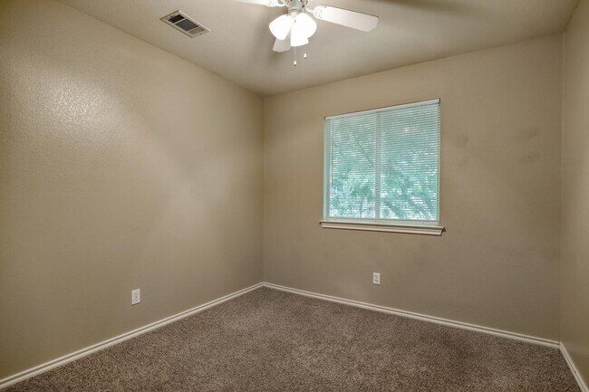 Building Photo - 8102 Willet Trail