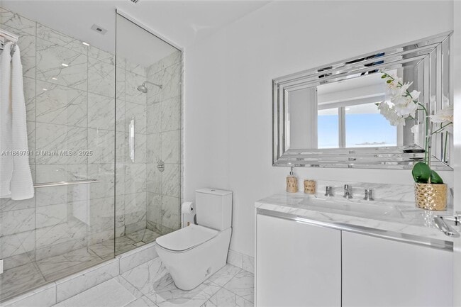 Building Photo - 16901 Collins Ave