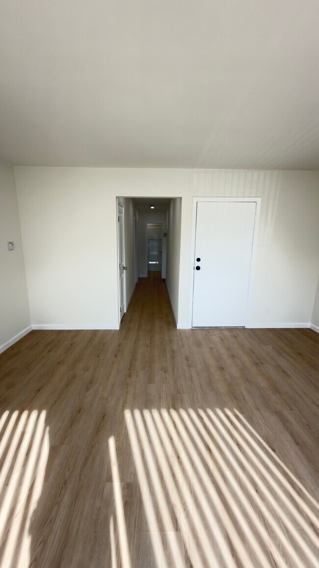 Building Photo - San Pedro