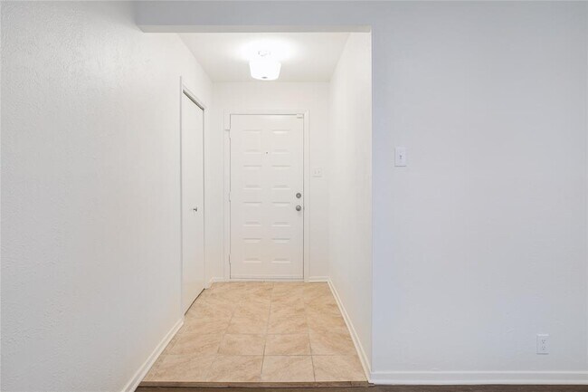 Building Photo - 4104 Harcourt Dr