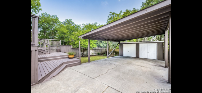 Building Photo - Charming Alamo Heights Cottage