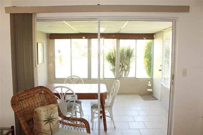 Building Photo - 5062 Live Oak Cir