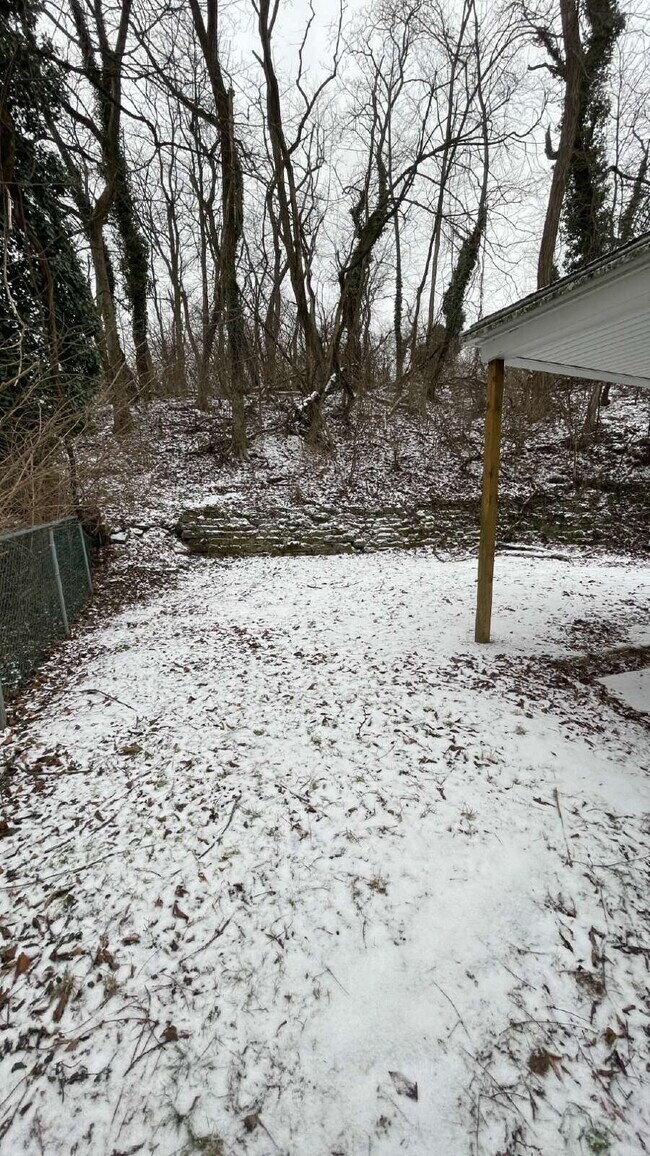 Building Photo - Charming 3 bed, 2 bath with finished basement!