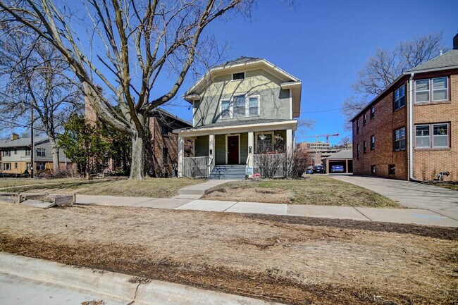 Building Photo - 2632 Stevens St