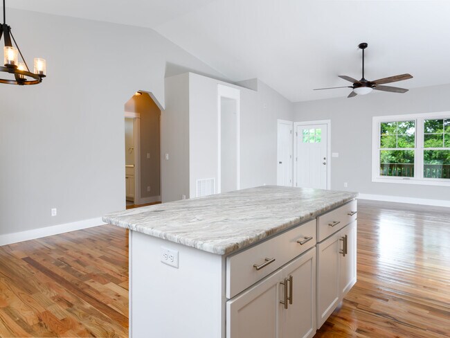 Building Photo - 27 W Chapel Rd