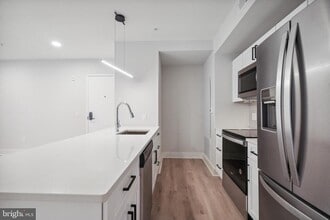 Building Photo - 1805 N Howard St