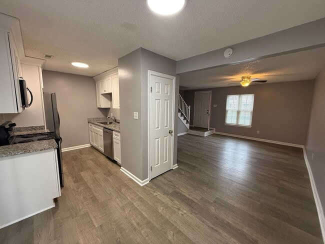 Building Photo - 906 Seabreeze Ct