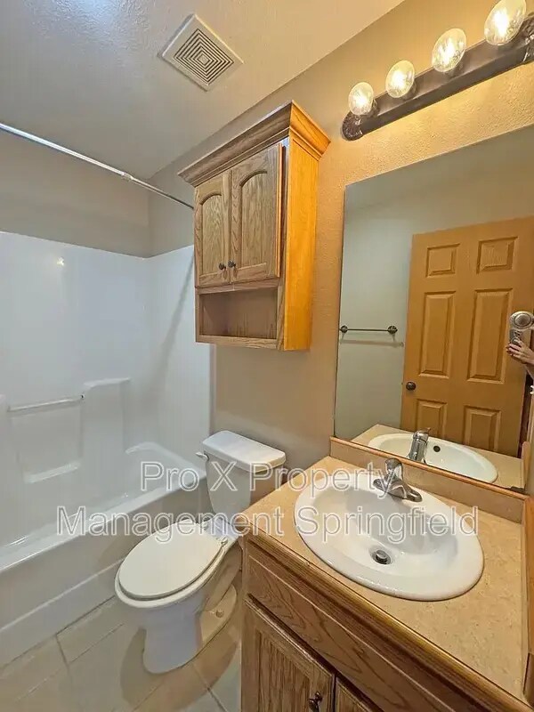 Building Photo - 717 E Watermill Cir
