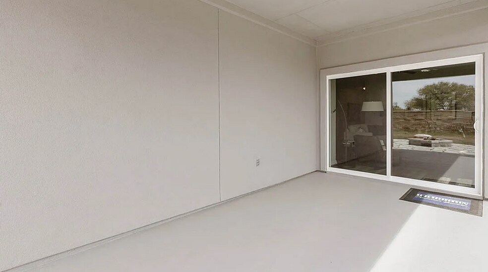 Covered Patio - 4513 Spring Box St