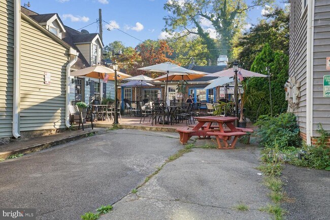Building Photo - 1555 Rivertown Pl