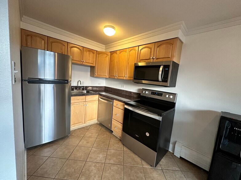 Building Photo - 1035 Colorado Blvd