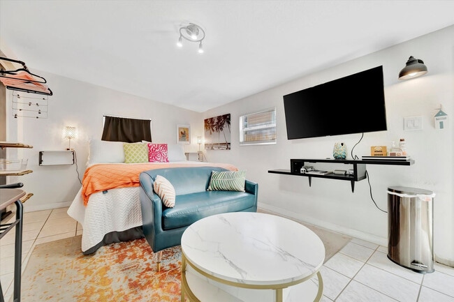 Building Photo - 5025 9th Ave S