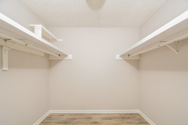 Building Photo - 1609 Hickoryridge Ct