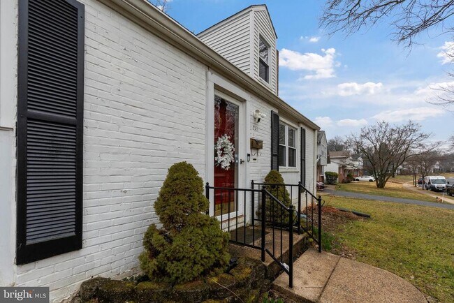 Building Photo - 931 Beaverbank Cir