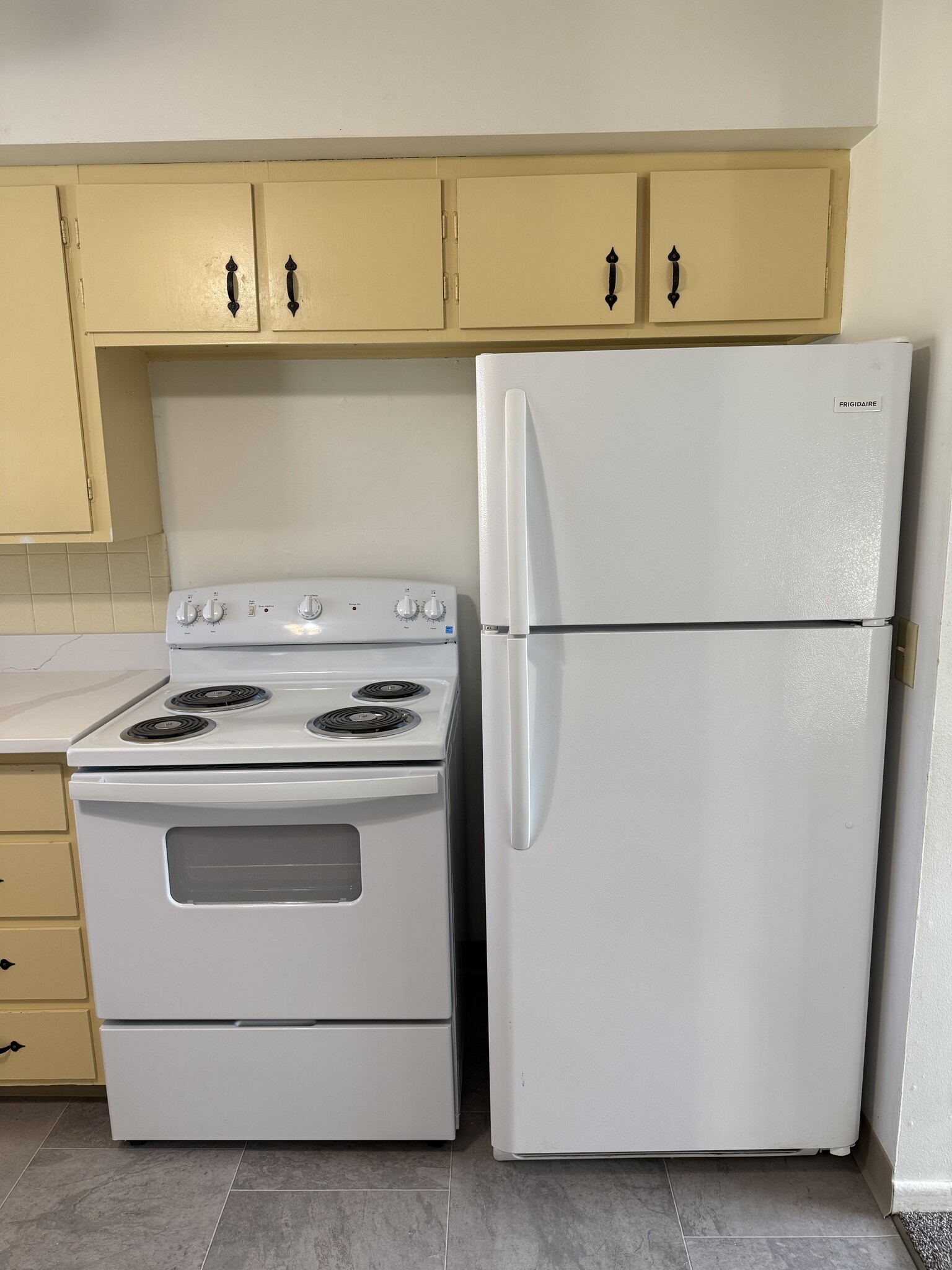 Building Photo - 4210 S 49th St