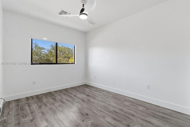 Building Photo - 913 NW 45th Terrace