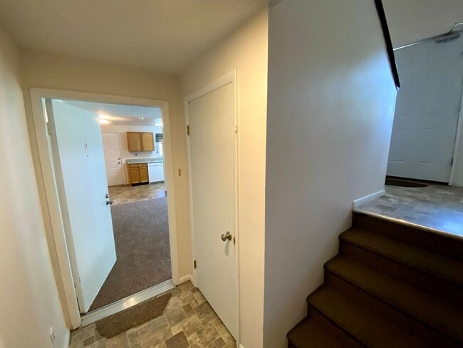 Building Photo - 810 Mary Anne Dr