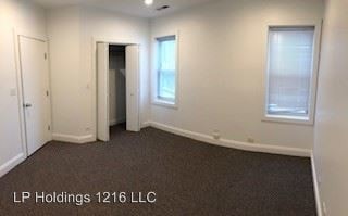 Building Photo - 1216 N LaSalle Dr