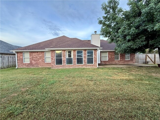 Building Photo - 510 College Pl